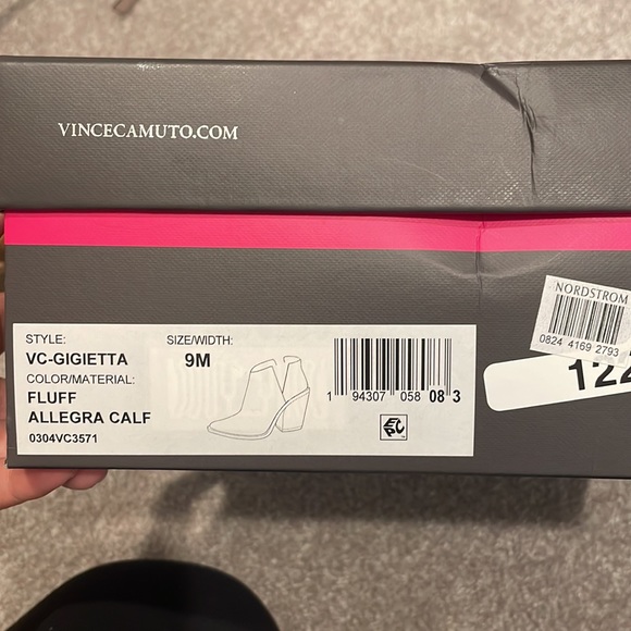 Vince Camuto White Ankle Boots size 9 - Picture 6 of 6